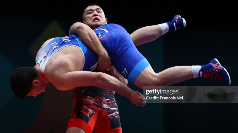 Шикарный бросок Акжола Махмудова на 5 баллов в финале Исламских игр. ВИДЕО