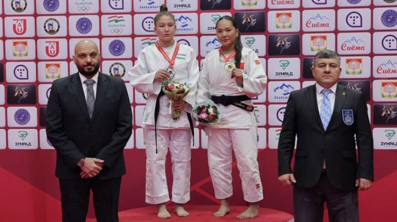 Кыргызстанка заняла 1 место на турнире с участием двух спорстменок