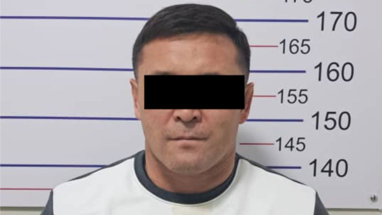 Экс-министр спорта с топором напал на мужчину из-за ревности к супруге