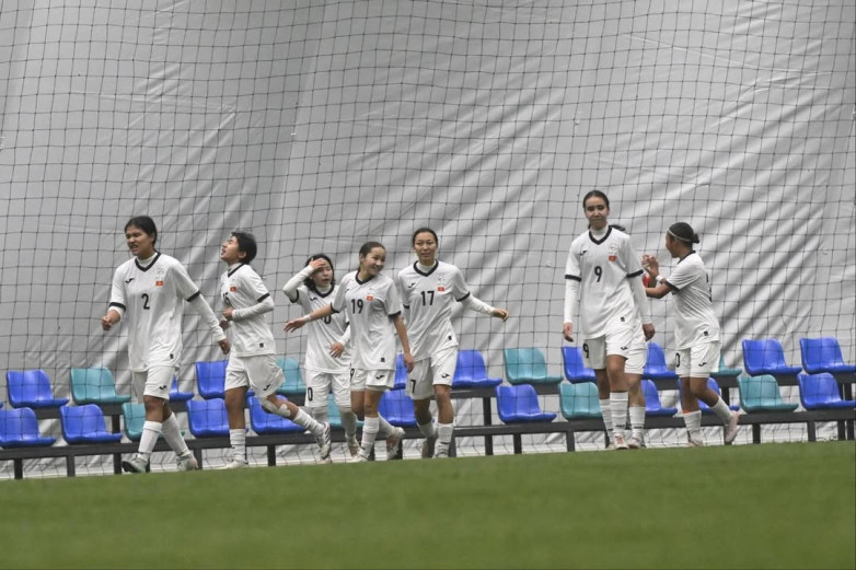 Футболистки из Кыргызстана одержали вторую победу подряд