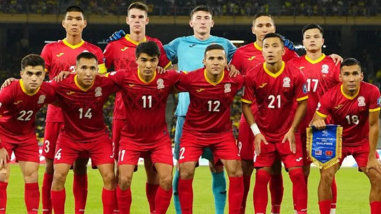 Еще один футболист сборной Кыргызстана сделал предложение своей возлюбленной