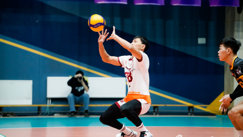 Суперматч кыргызстанца в чемпионате Монголии по волейболу. ВИДЕО