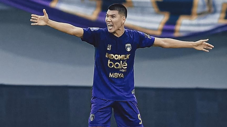 Защитник сборной Кыргызстана попал в сборную месяца зарубежом