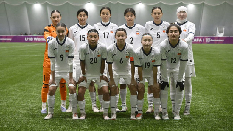 Как в Бишкеке встретили футболисток, которые обошли Иран на турнире в Ташкенте? Видео