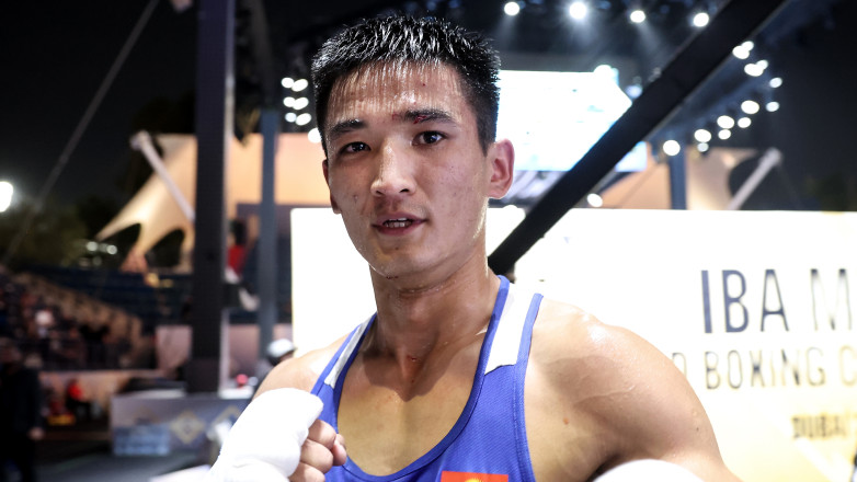 Боксер из Кыргызстана вышел в финал чемпионата мира в ОАЭ