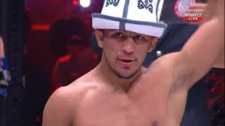 Кыргызстанец одержал мощную победу на турнире в Алматы. ВИДЕО