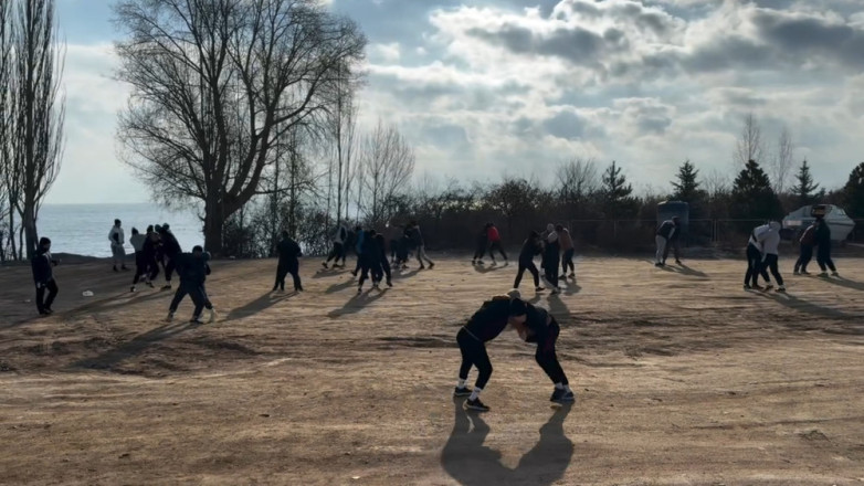 Тренировки Акжола Махмудова на сборах на Иссык-Куле. ВИДЕО