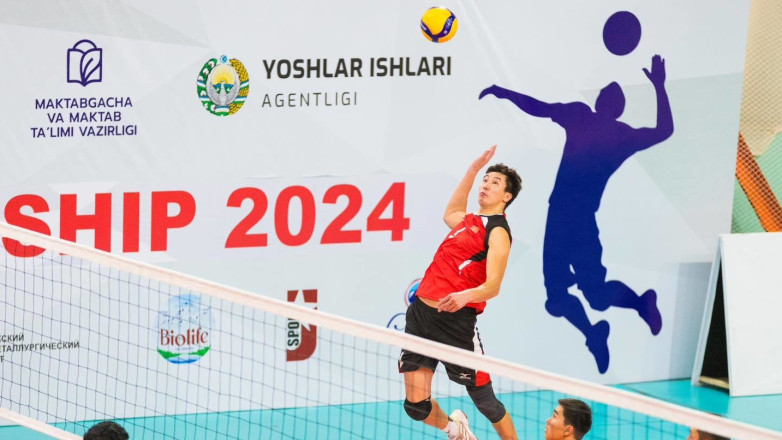 Капитан сборной Кыргызстана по волейболу играет в Ливане. ВИДЕО