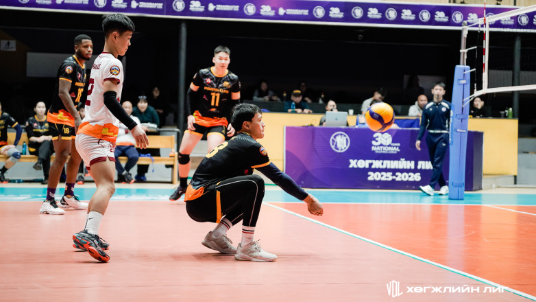 Чемпионат Монголии по волейболу: команда кыргызстанца одержала четвертую победу подряд. ФОТО
