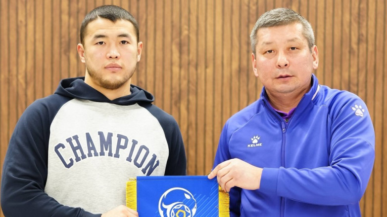 Сборной Кыргызстана встретилась с двухкратным чемпионом мира по борьбе