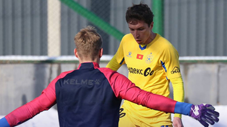 Команды Высшей лиги сыграли необычный контрольный матч