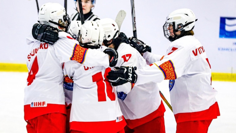 Хоккеисты из Кыргызстана стали чемпионами мира