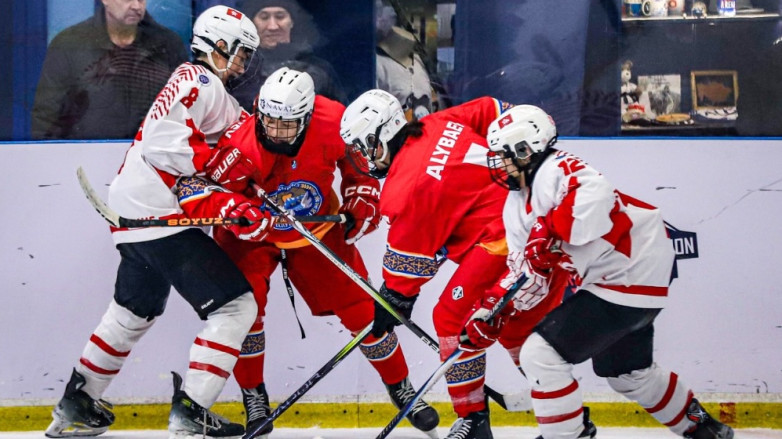 ФОТО — Матч Кыргызстан - Гонконг на чемпионате мира по хоккею U20