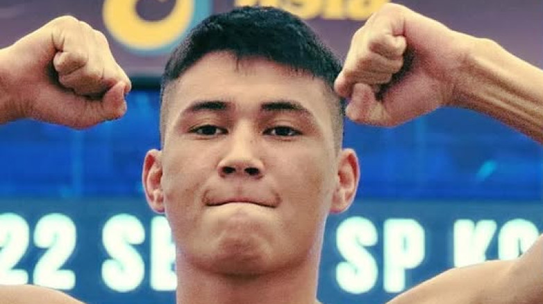 Кыргызстанец чуть больше минуты продержался на ринге. ВИДЕО