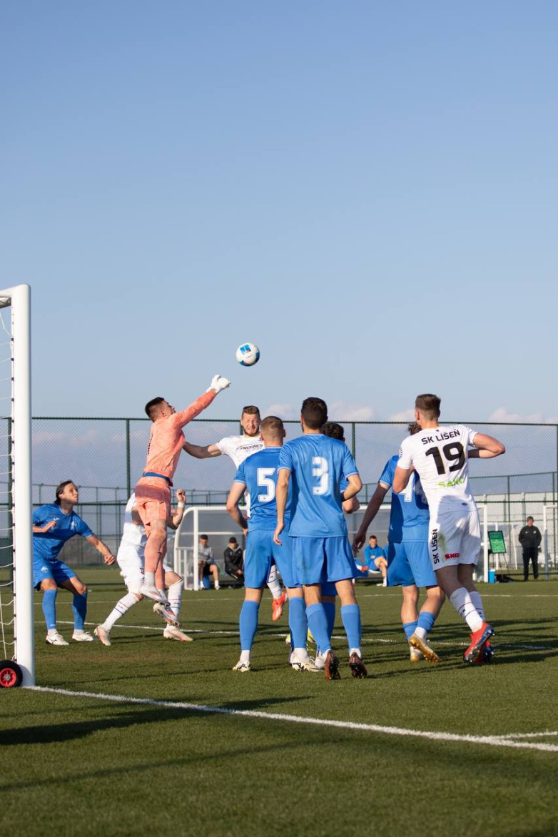 Еще одна команда Высшей лиги улетела в Турцию