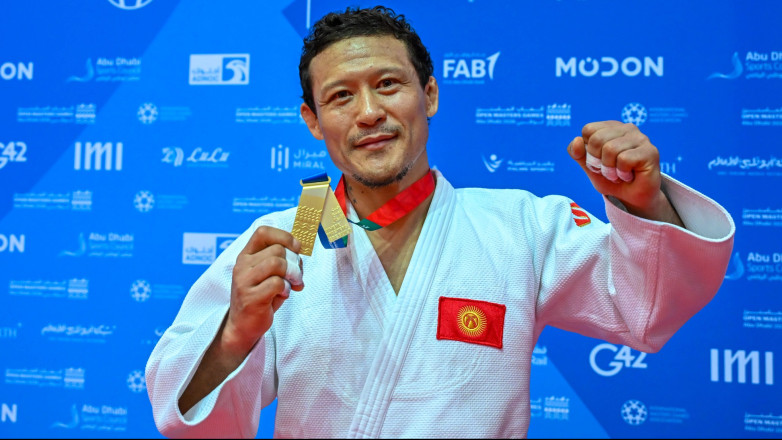 Тренер сборной Кыргызстана по дзюдо выиграл золото в ОАЭ