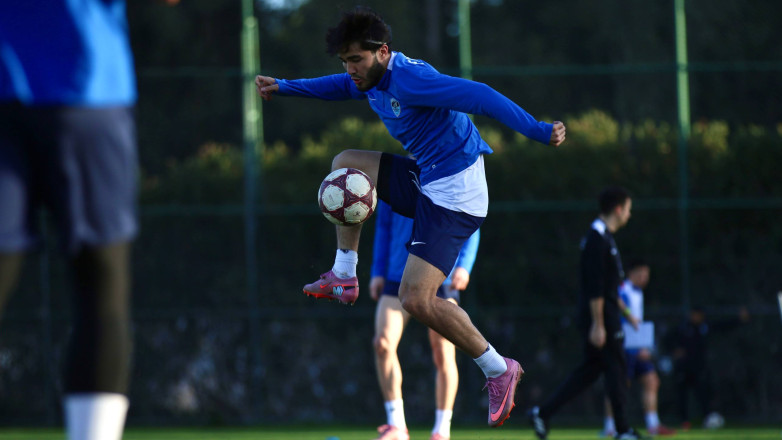 Тренировка чемпиона Кыргызстана перед матчем против клуба из РПЛ. ФОТО