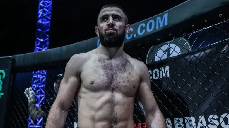 Кыргызстанец проиграл бой на турнире Fight Night в России