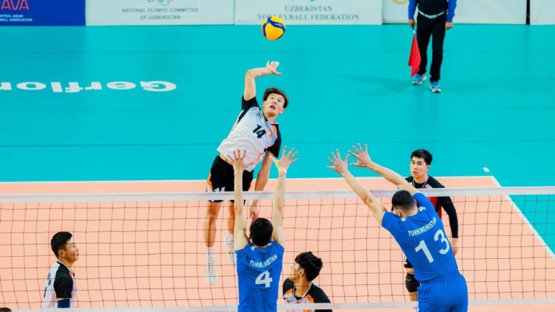 Два волейболиста из Кыргызстана тренируются в составе казахстанского клуба. ФОТО