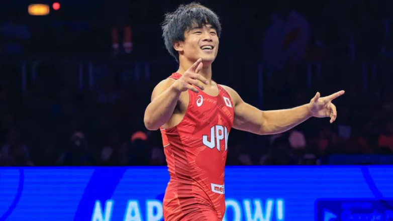 Чемпион мира по борьбе пришел на кыргызский той и выиграл $100. ВИДЕО