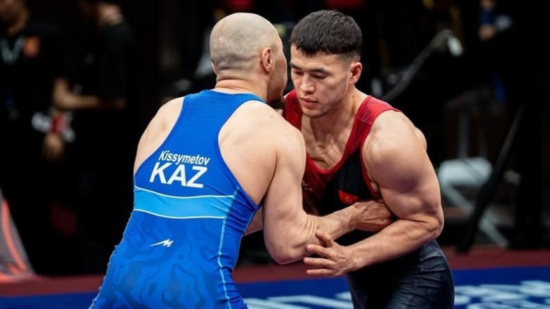 Три кыргызстанца вышли в финал чемпионат Азии по борьбе в первый день