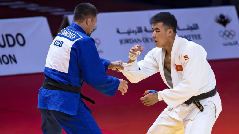 Кыргызстанец взял серебро молодежного чемпионата Азии в Иордании
