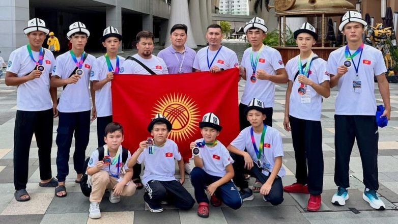 Кыргызстан взял 11 медалей на чемпионате Азии по кикбоксингу