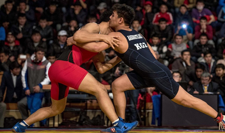 Чемпионат Азии по борьбе: Гамидгаджиев вышел в финал, Джакыпбеков будет бороться за бронзу