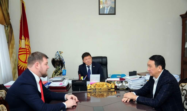 Городской каток в Бишкеке проинспектировали перед ЧМ