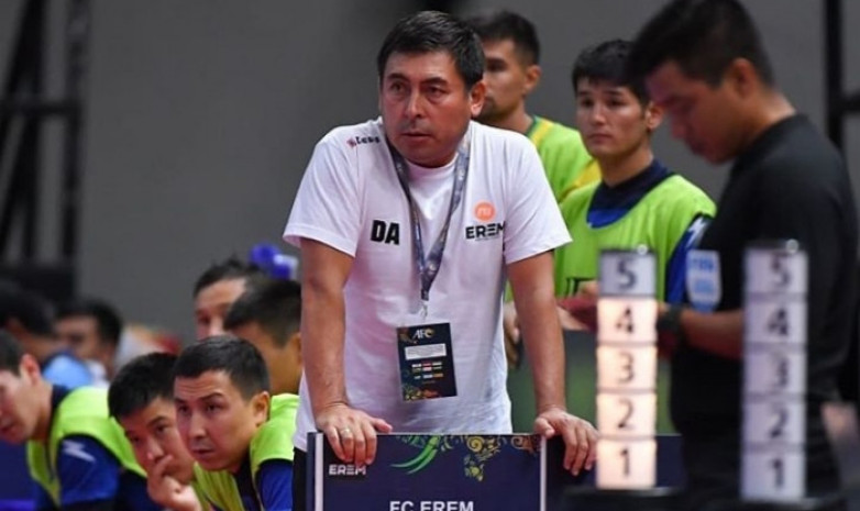 FFKR Awards: Данияр Абдыраимов - лучший тренер по футзалу