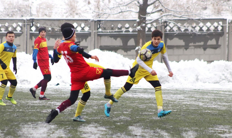 Зимнее первенство: «Илбирс» обыграл «Кара-Балту» со счетом 1:0