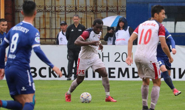 Олуватосин Алерива: С каждым годом уровень кыргызского футбола растёт