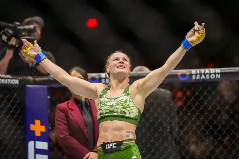 Валентина Шевченко победила Манон Фиоро на турнире UFC 315