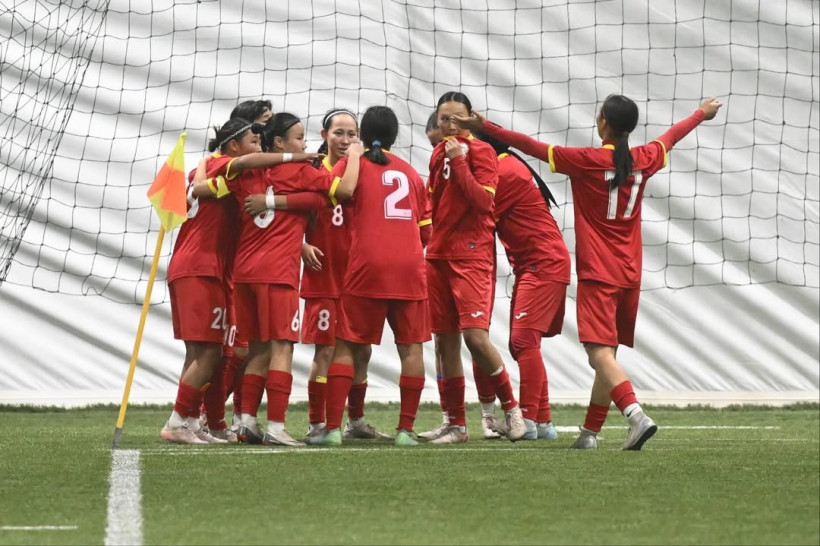 Футболистки из Кыргызстана обыграли Иран