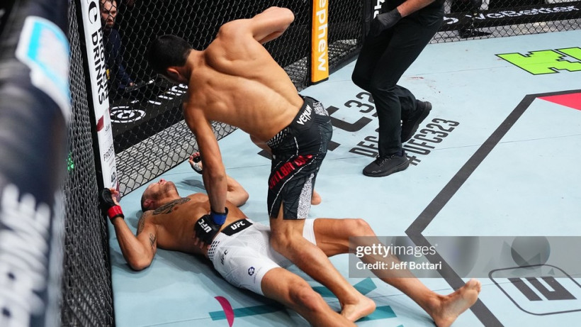 Кыргызстанец одержал первую победу нокаутом в UFC. ВИДЕО