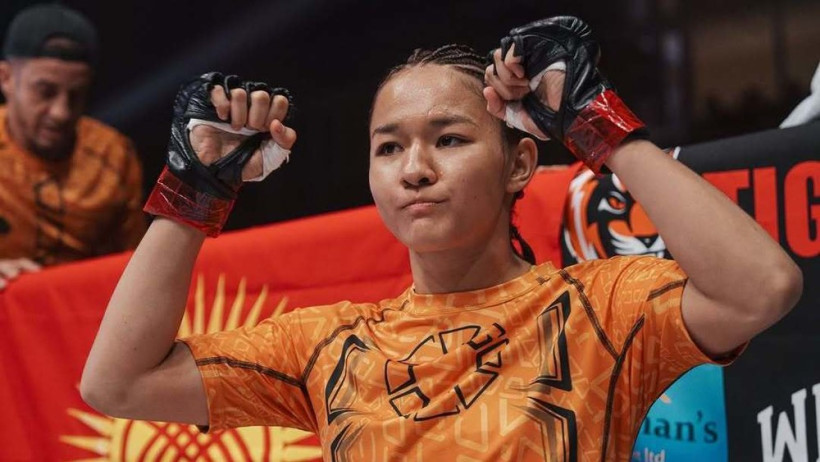 OCTAGON: Полное видео чемпионского боя Фариды Абдуевой, который завершился нокаутом в первом раунде