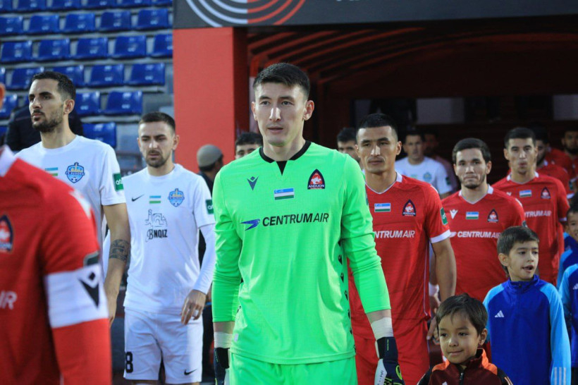 Кыргызстанец снова спасал свою команду за границей. Видео