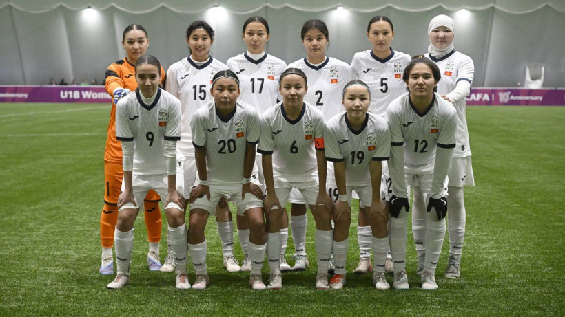 Как в Бишкеке встретили футболисток, которые обошли Иран на турнире в Ташкенте? Видео