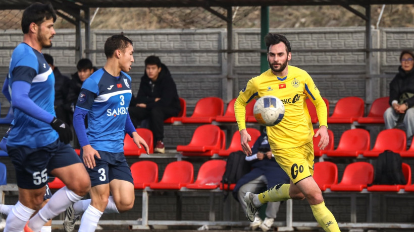 Команды Высшей лиги провели контрольный матч. ФОТО