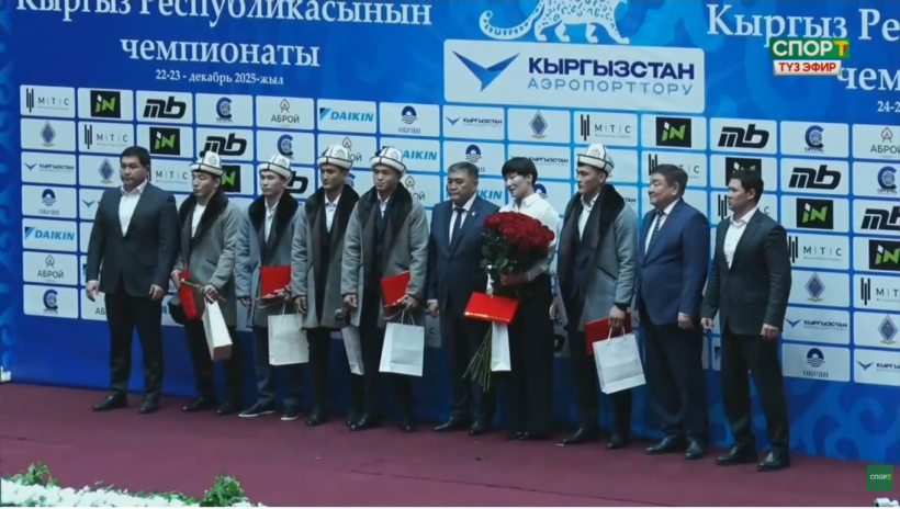 Борцам и боксерам подарили 6 квартир