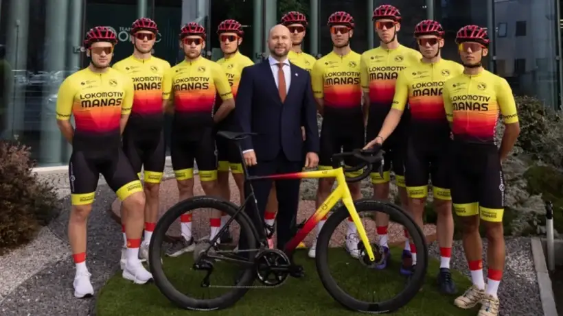 Презентация новой профессиональной велосипедной команды «Локомотив Манас». ФОТО