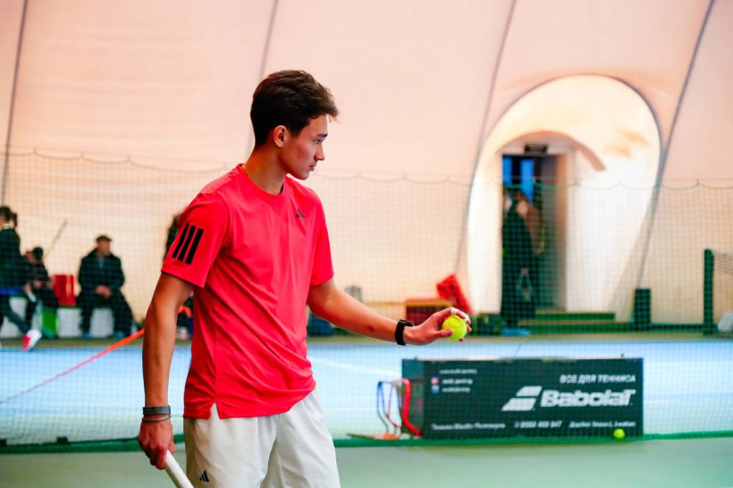 В Бишкеке стартовал турнир по теннису