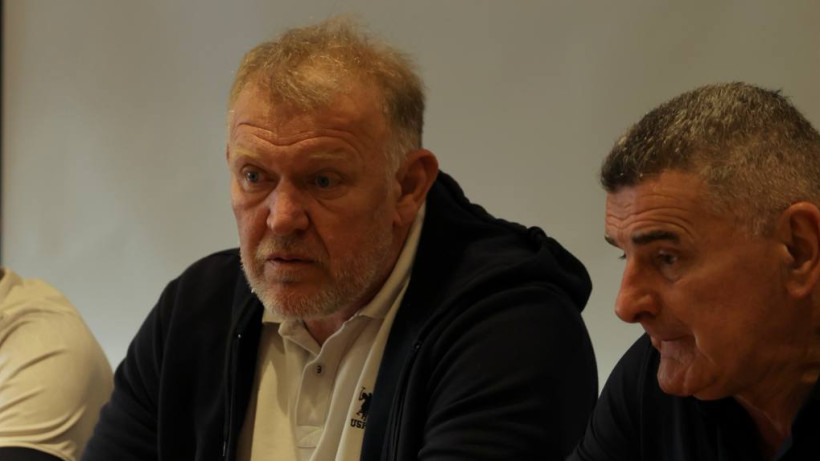 Новый тренер сборной Кыргызстана встретился с тренерами клубов Высшей лиги