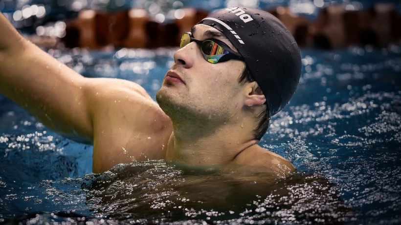 Все три призовых заплыва кыргызстанца на турнире в США. ВИДЕО