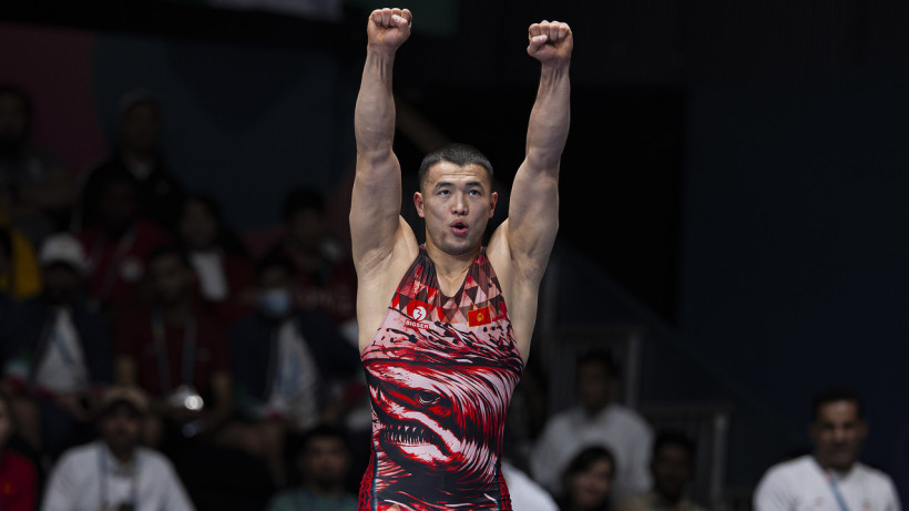 Акжол Махмудов взял реванш у Айка Мнацаканяна