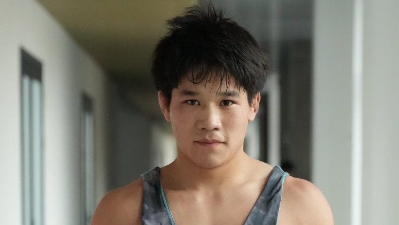 Кыргызстанец победил лидера сборной России на турнире по борьбе в Ташкенте