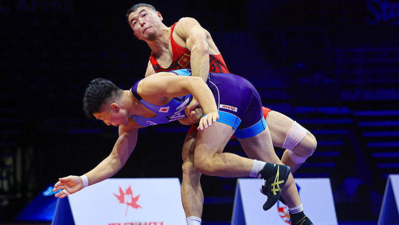 Акжол Махмудов вышел в четвертьфинал рейтингового турнира в Албании