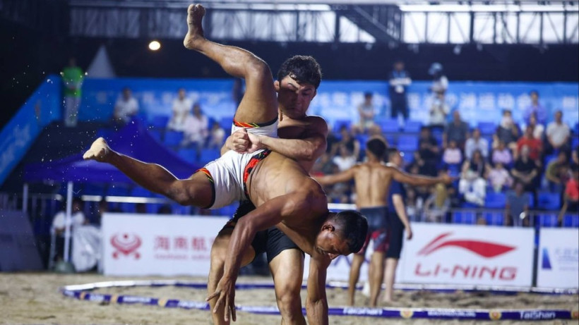 Кыргызстан взял первую медаль на пляжной Азиаде