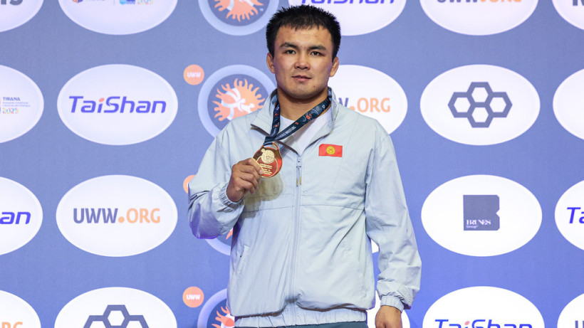 Капитан сборной Кыргызстана взял бронзу чемпионата Азии по борьбе в Бишкеке