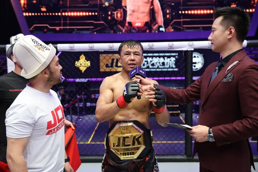 Кыргызстанец задушил соперника и стал чемпионом лиги в Китае